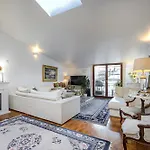 Modern Flat In The Citycenter ヘルシンキ